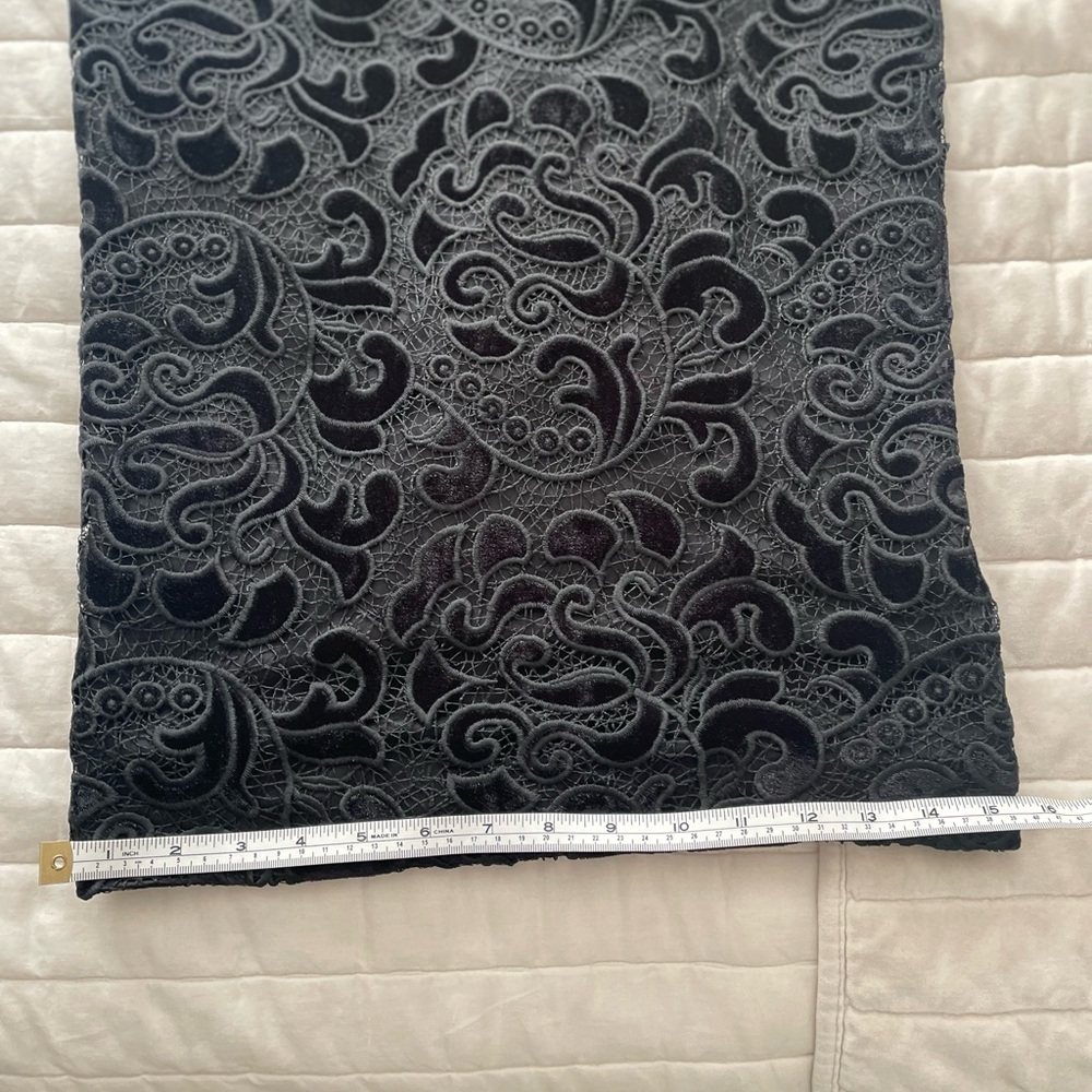 Donna Karan Embroidered Sleeveless Sheath
Dress - Picture 11 of 11